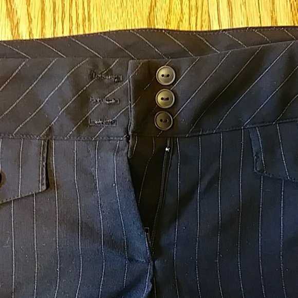 Pinstripe shorts - Picture 2 of 5